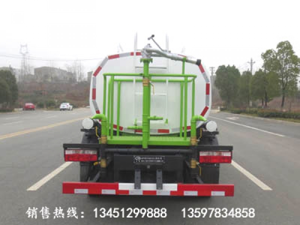東風(fēng)小霸王灑水車裝水4噸(國(guó)六)